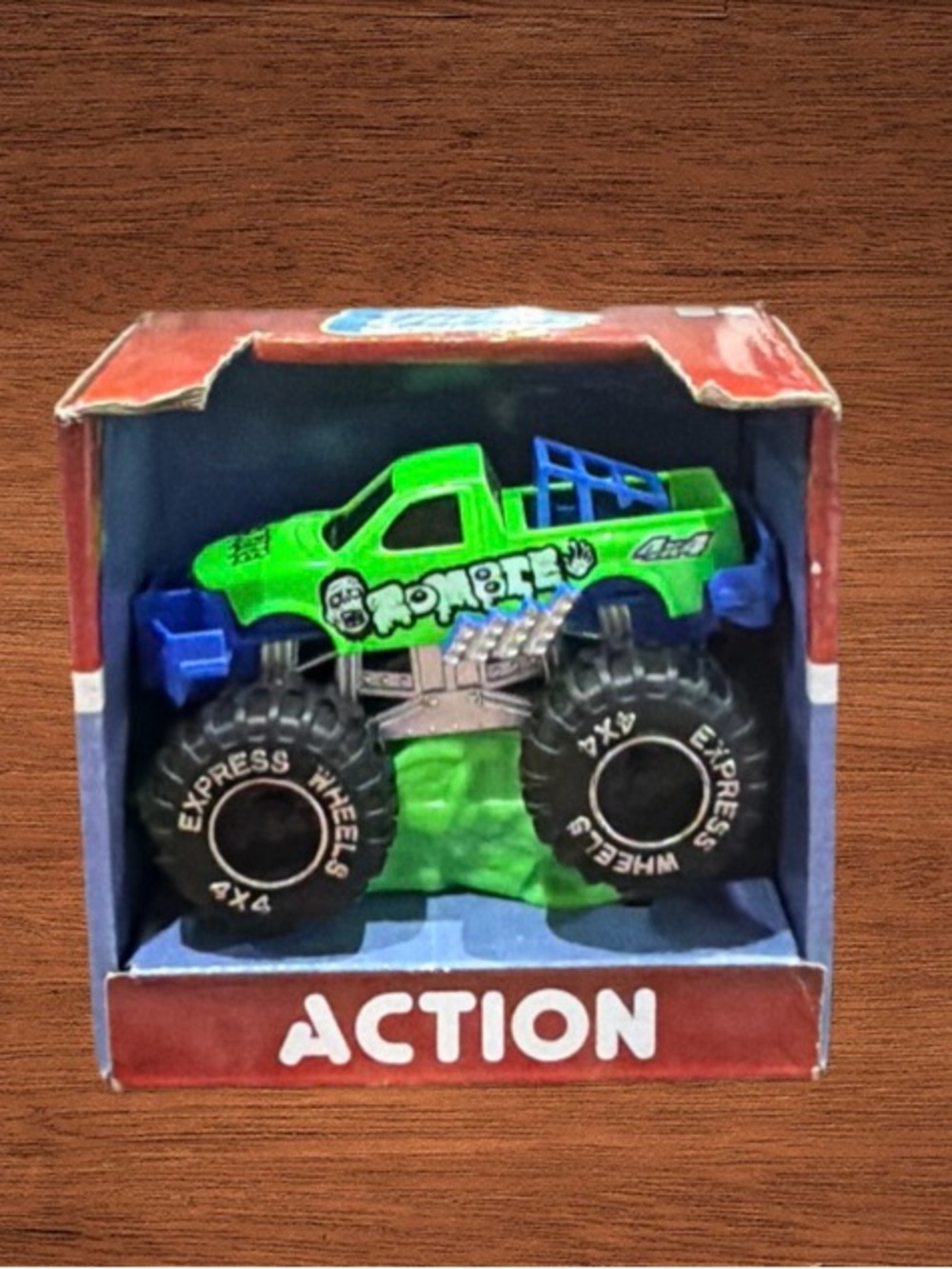 TURBO WHEELS ACTION MONSTER  TRUCK ZOMBIE.DIE CAST VEHICLE